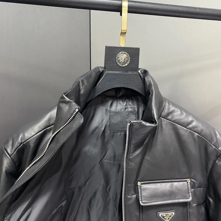 プラダ レザーダウン