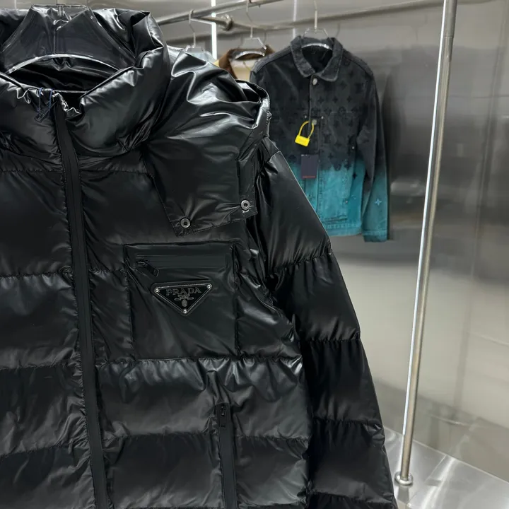 プラダ フード付 パファージャケット