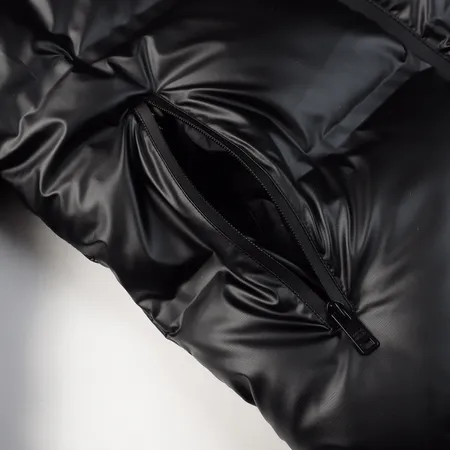 プラダ スタンドカラー ダウンジャケット