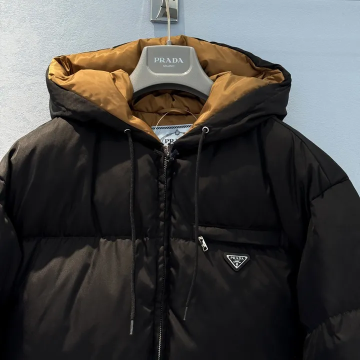 プラダ Re-nylon ショート丈ダウン