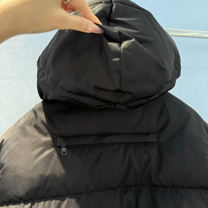 プラダ Re-nylon ショート丈ダウン