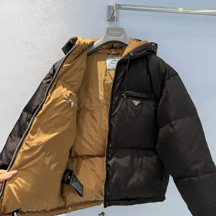 プラダ 秋冬コート