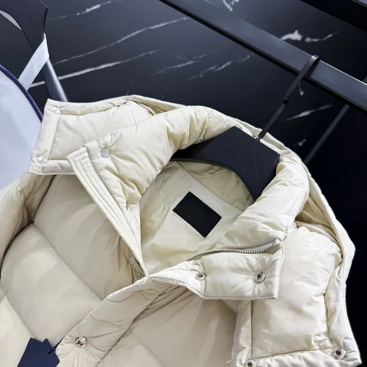 PRADA ダウンジャケットユニセックス