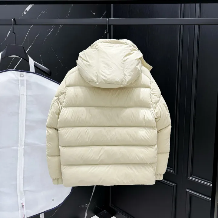 プラダ Re-nylon ショートダウン