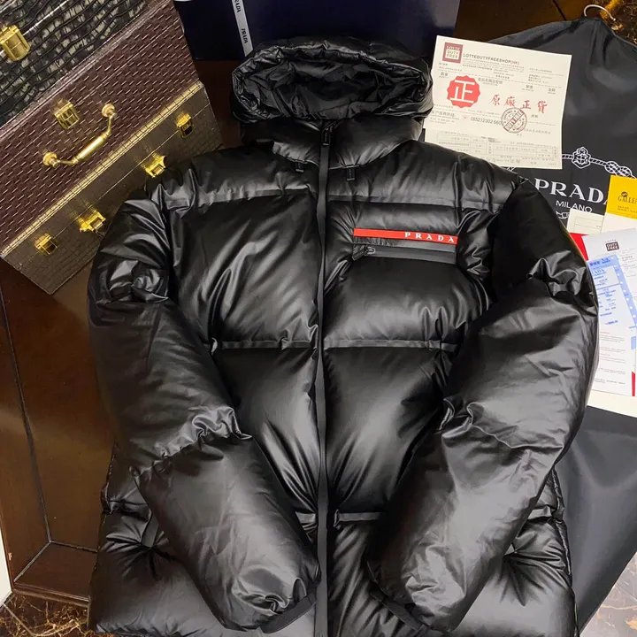 PRADA 秋冬 ダウン