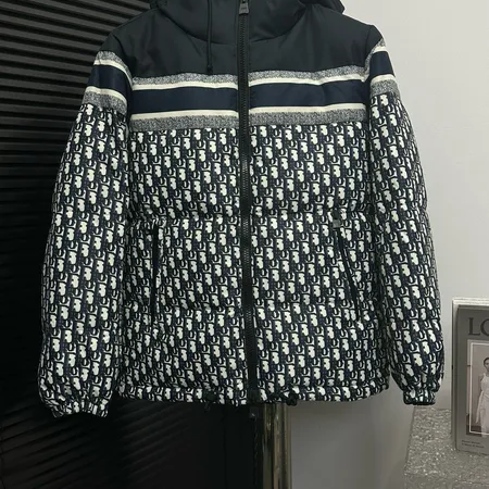 ディオール ウィメンズ ダウンジャケット