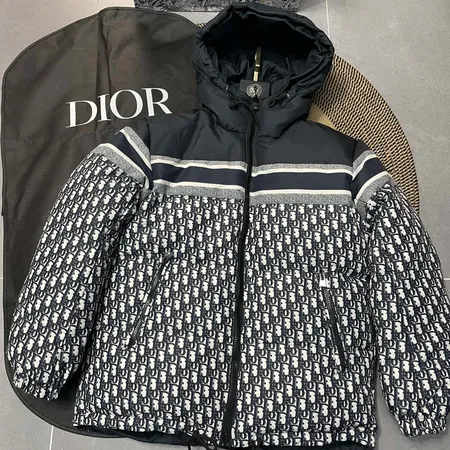 Dior リバーシブル クロップド パファージャケット