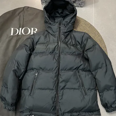 Dior リバーシブル クロップド ダウンジャケット