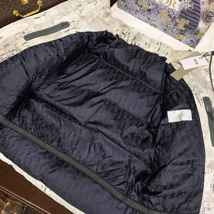 ディオール コラボ ダウンコート