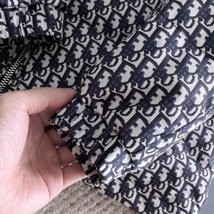 dior フルジップ ダウンジャケット