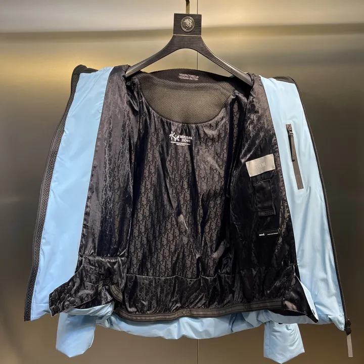 ディオール コラボ スキーダウンジャケット