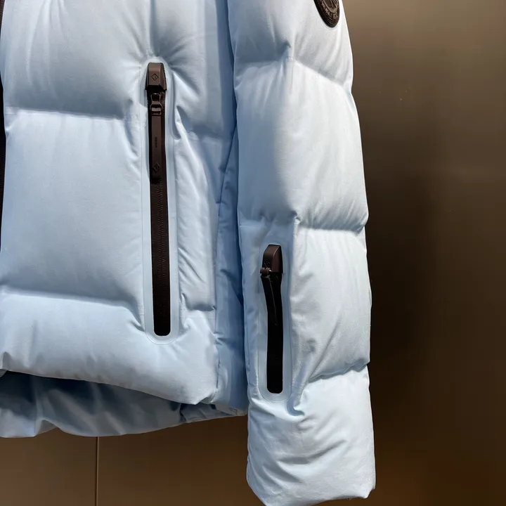 ディオール ライトブルーダウンジャケット