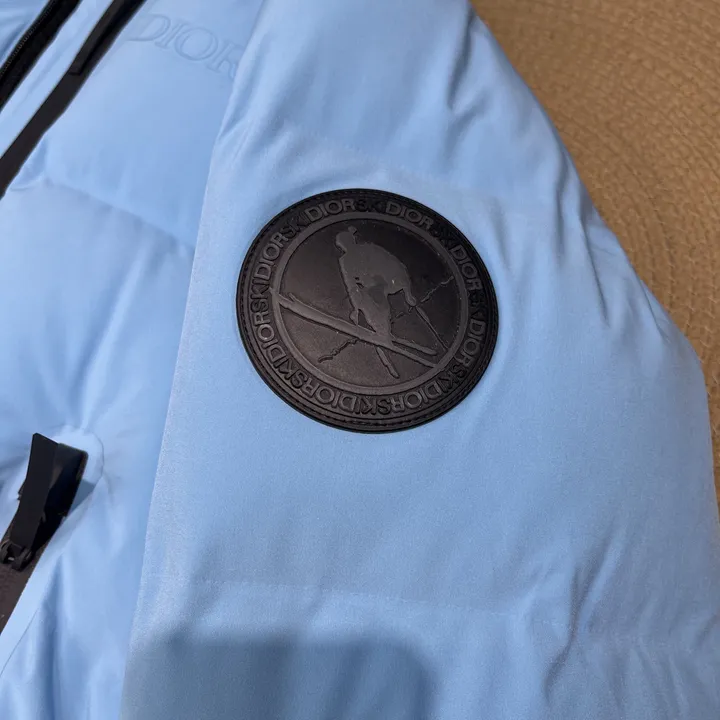 ディオール コラボ スキーダウンジャケット
