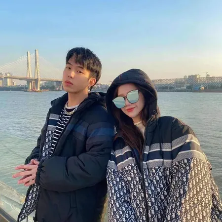 Dior リバーシブル クロップド ダウンジャケット