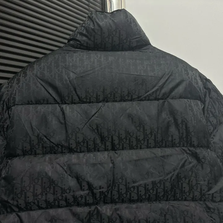 ディオール 軽量 ダウンジャケット