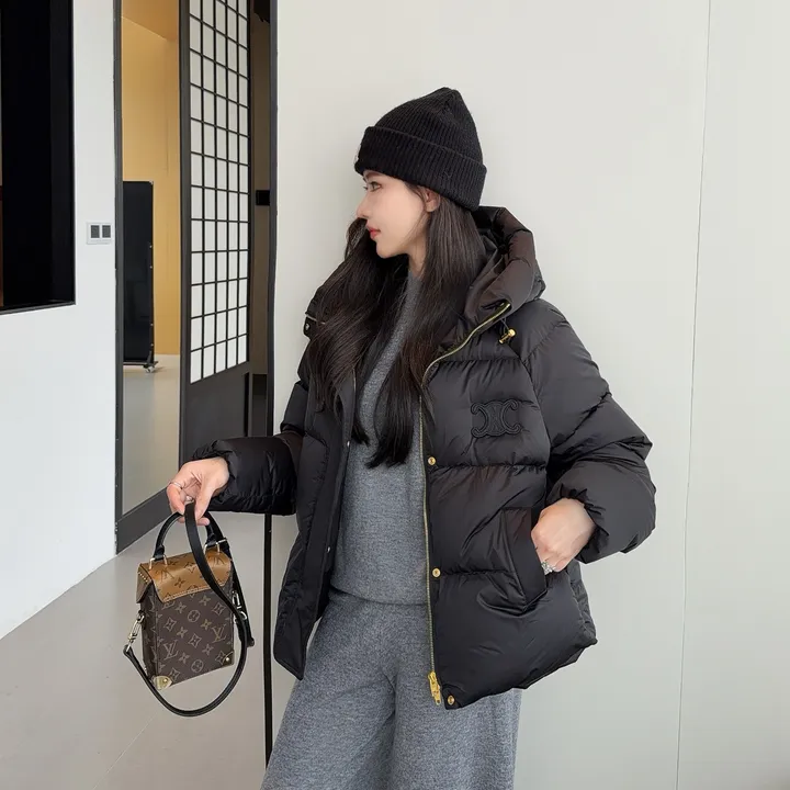 CELINE レディース ダウン 黒