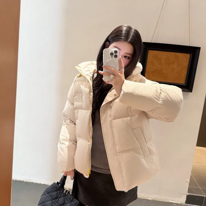 セリーヌ ホワイト ダウンジャケット