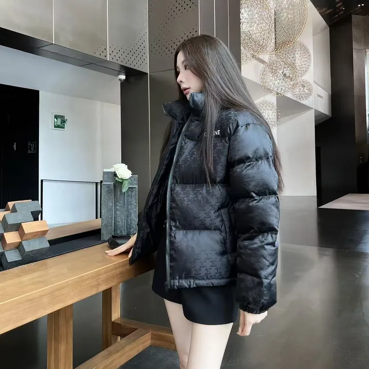 CELINE トリオンフロゴ ダウン