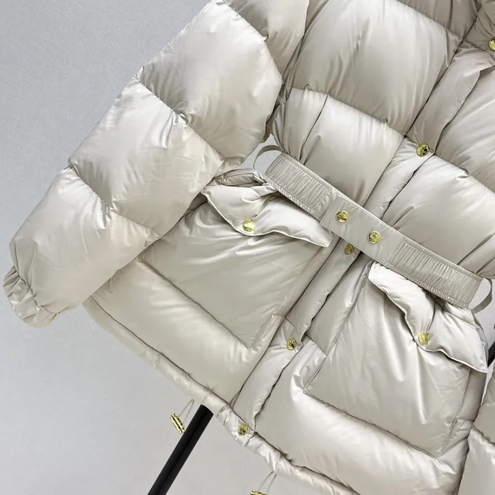 セリーヌ ウエストベルト付き ダウンジャケット