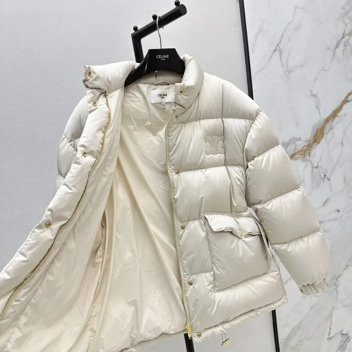 セリーヌ ウエストベルト付き ダウンジャケット