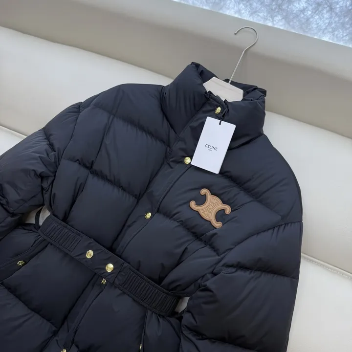 セリーヌ 冬 ダウン