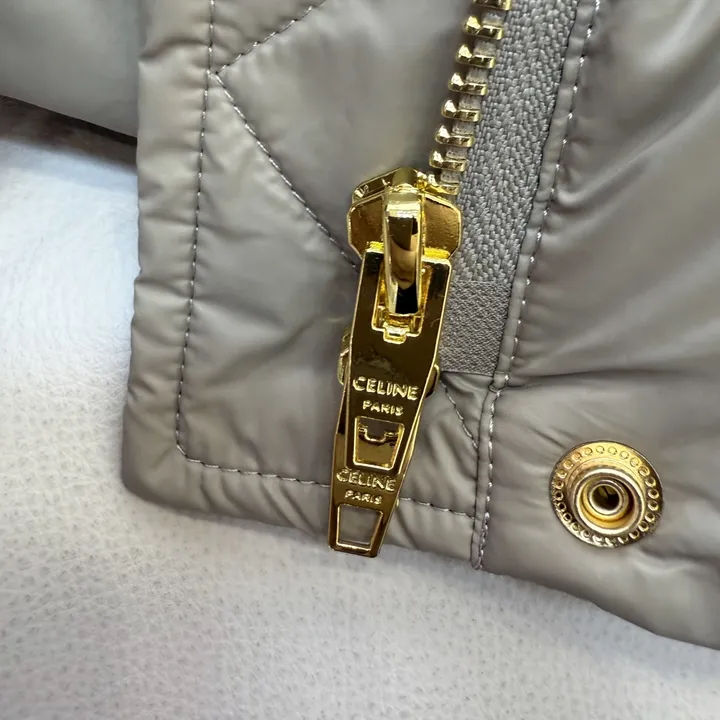 CELINE ショート丈 ダウンジャケット レディース