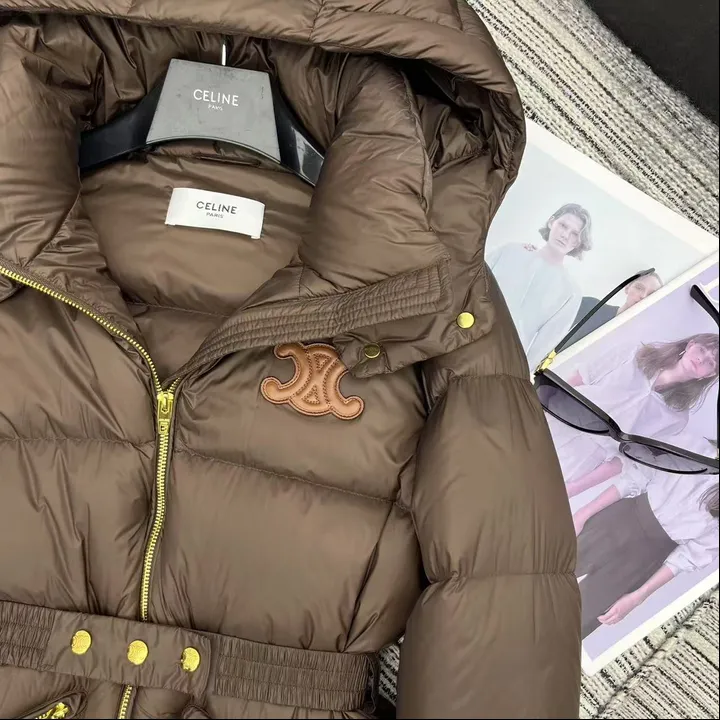 セリーヌ ミドル丈 ダウン ブラウン