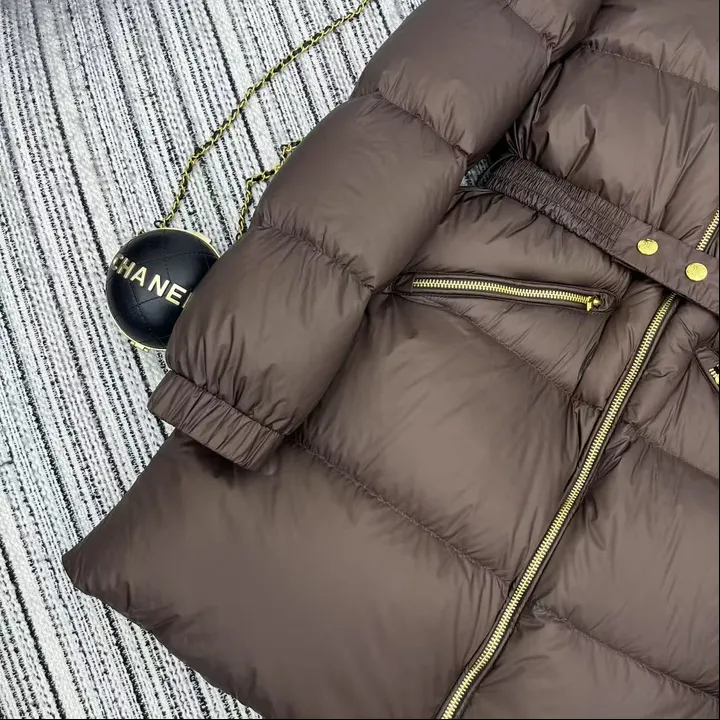 セリーヌ ミドル丈 ダウン ブラウン