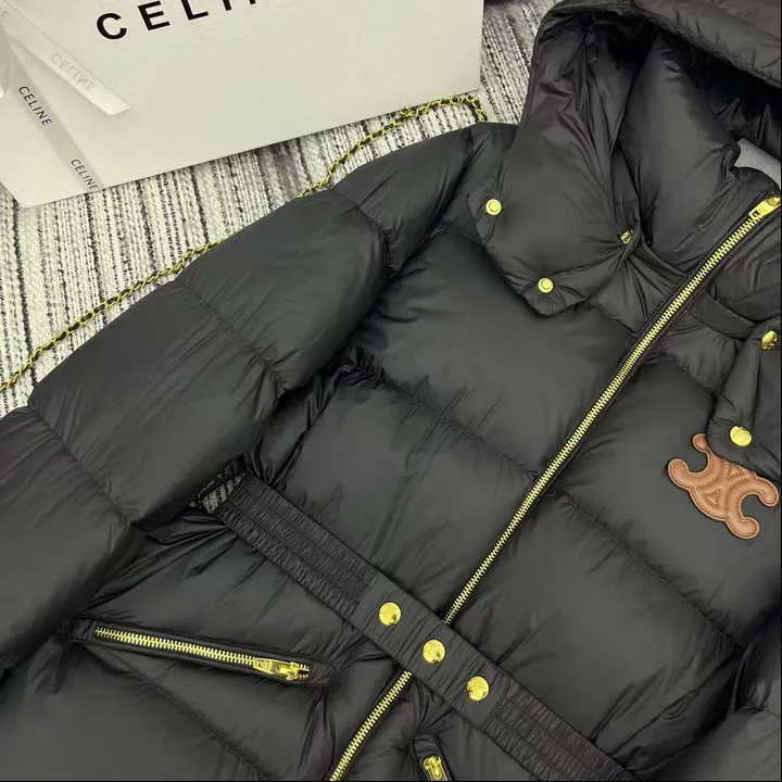 セリーヌ 冬 ダウンコート ブラック