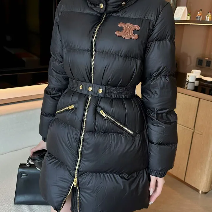 セリーヌ ダウンコート 人気