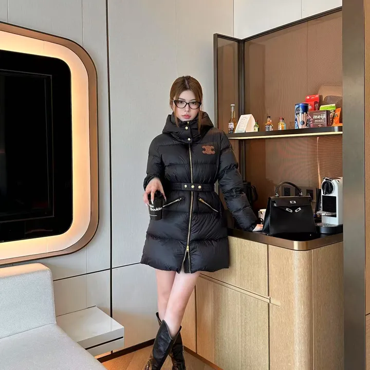 CELINEトリオンフ ダウンジャケット