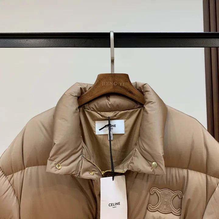 CELINE トリオンフ ダウンジャケット