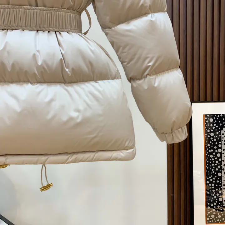 セリーヌ ダウンジャケット 女