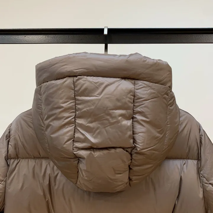 セリーヌ ダウン 2025