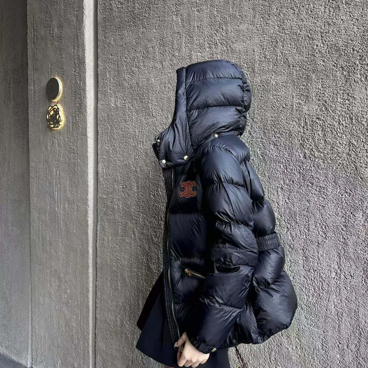 セリーヌ ダウン ジャケットレディース