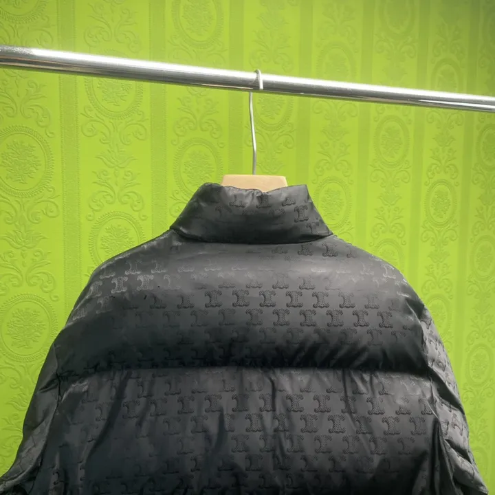 セリーヌ 総柄ロゴ メンズダウン