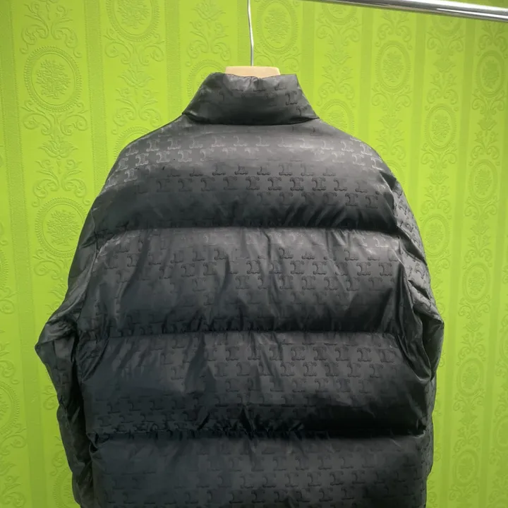 セリーヌ ダウンジャケット 流行り