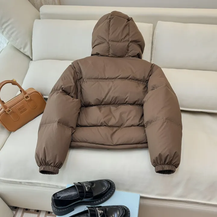 セリーヌ ダウンジャケット ショート丈