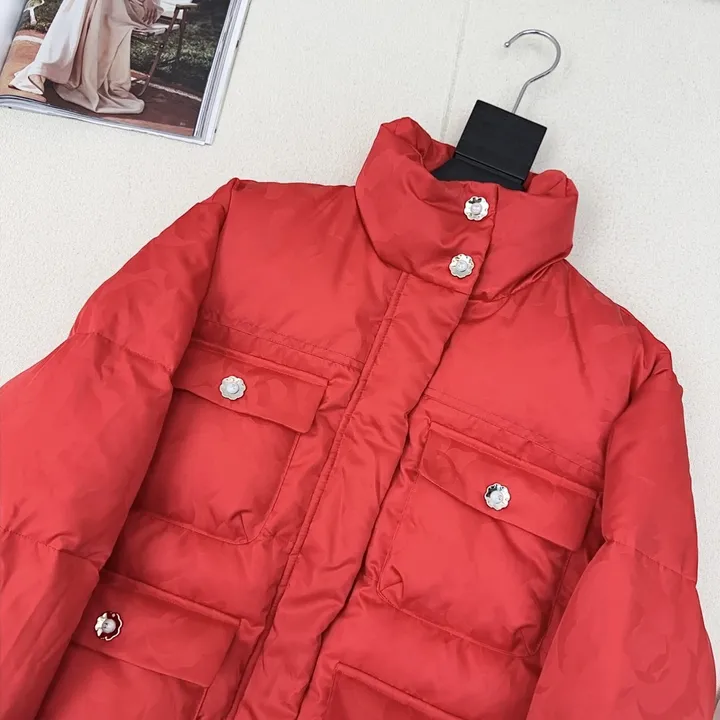 シャネル レッド ダウンジャケット