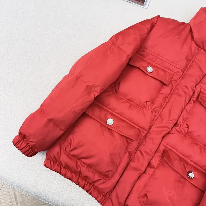 シャネル ナイロン ダウンジャケット