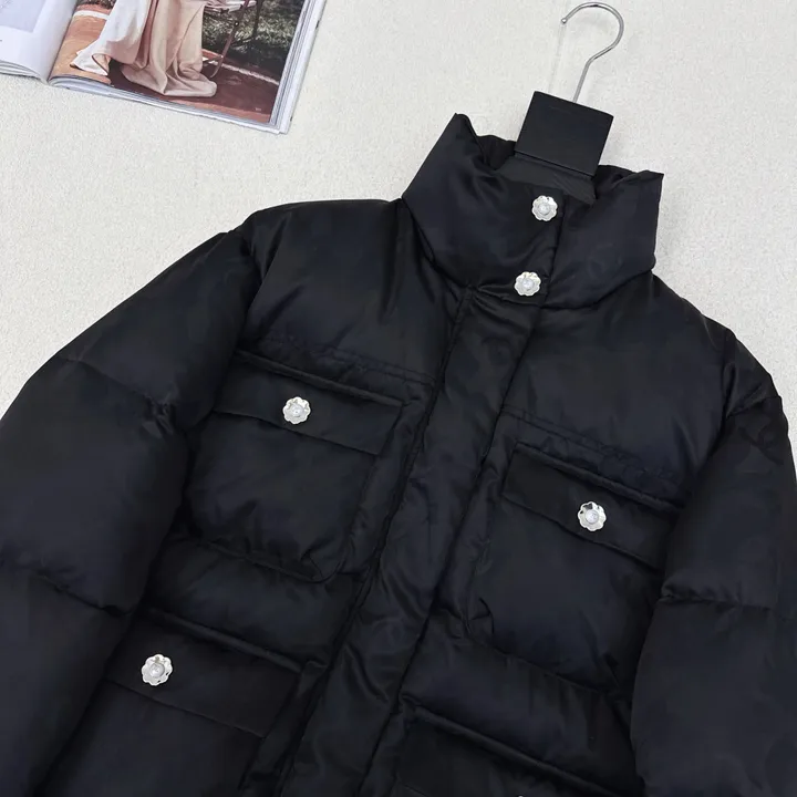 シャネル ナイロン ダウンジャケット