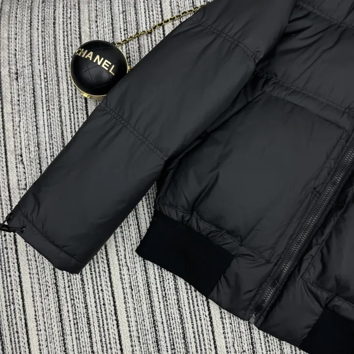 セリーヌ ブラック ダウン