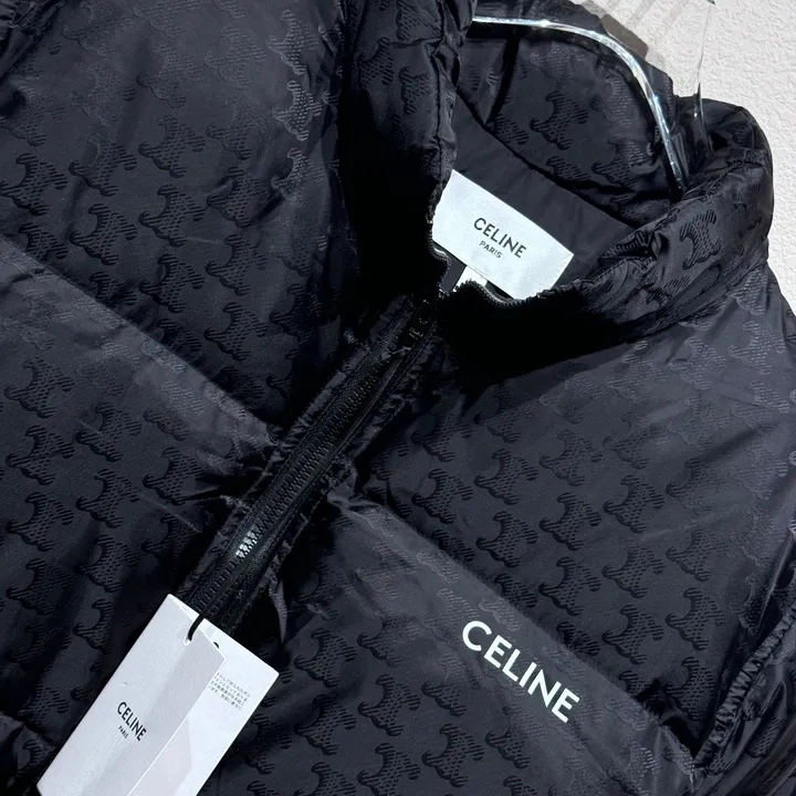 セリーヌ フルジップ ダウンジャケット