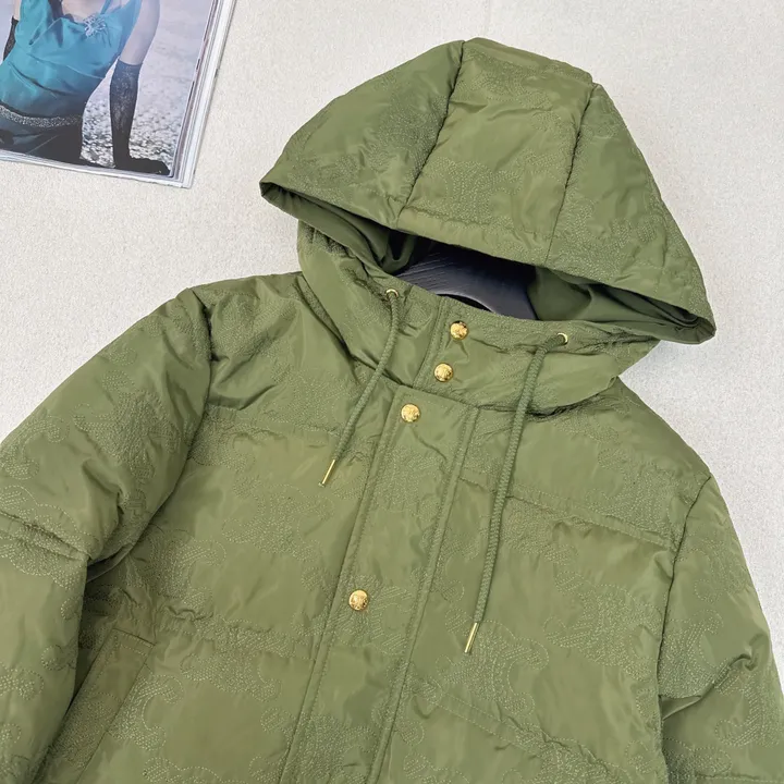 セリーヌ フード付き ダウン