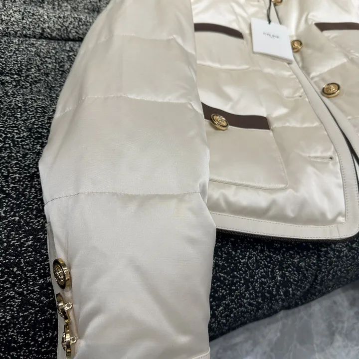 CELINE マルチポケット ダウン