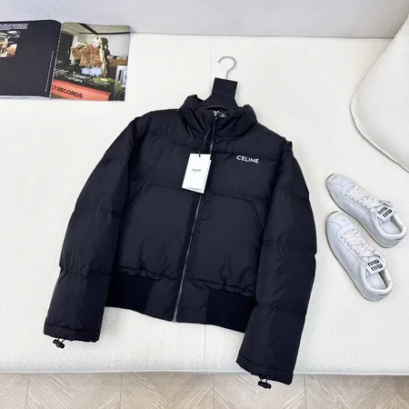 セリーヌ クロップド ダウンジャケット