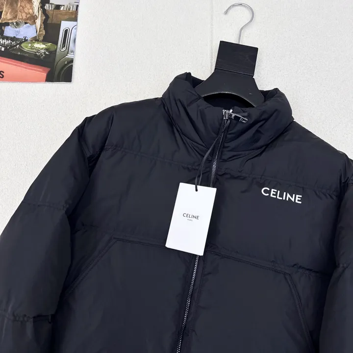 セリーヌ フード付きダウンジャケット