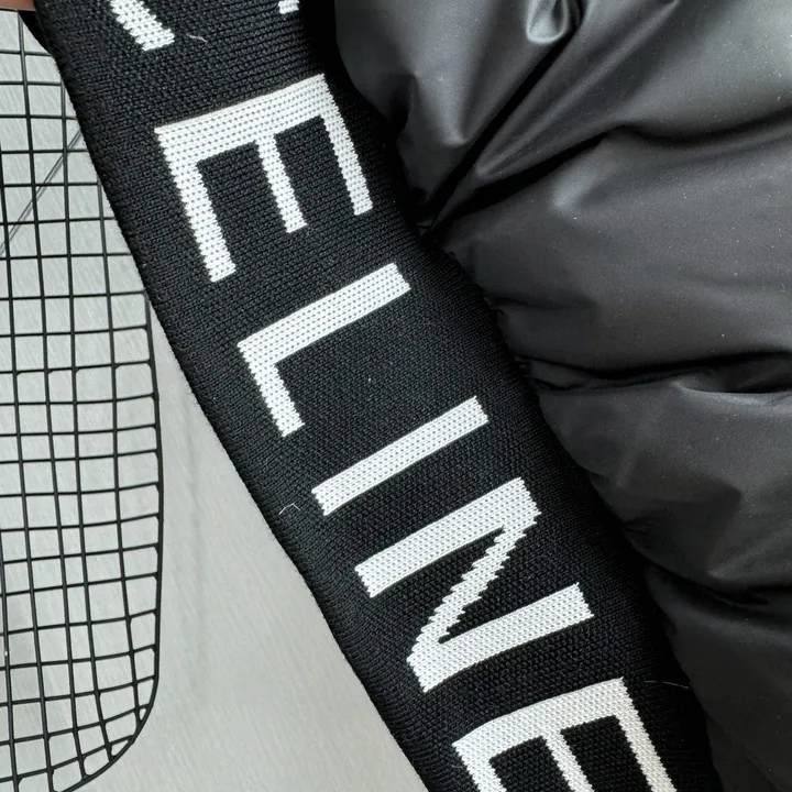 セリーヌブラック ショートダウン