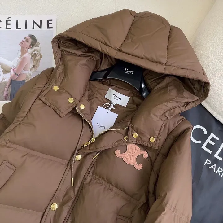 CELINE トリオンフ ダウンジャケット