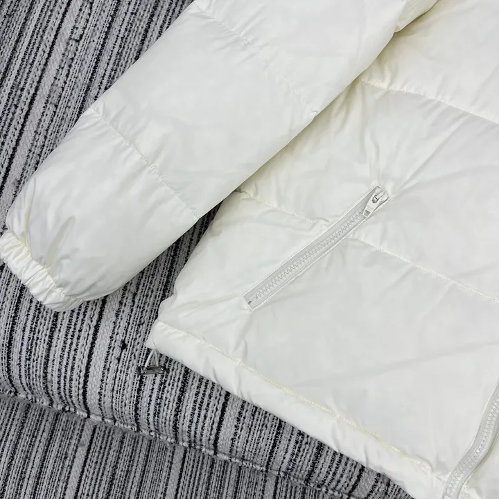 セリーヌ ホワイト ダウンコートレディース